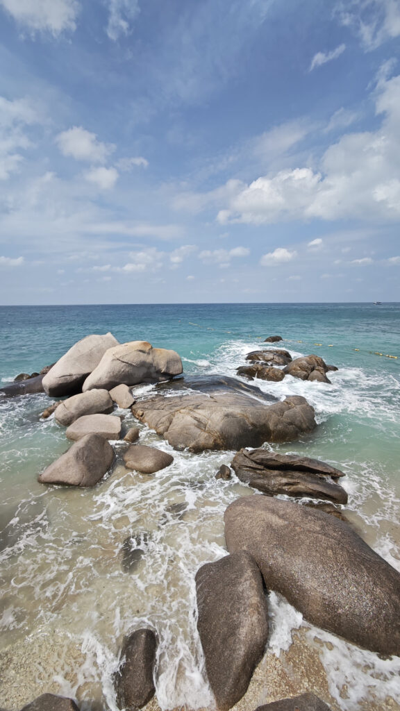 Plage rocheuse Koh Tao